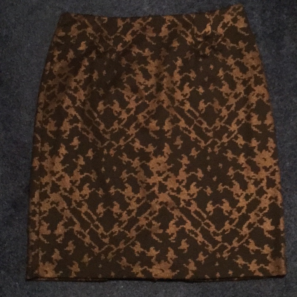 Halogen black and copper skirt